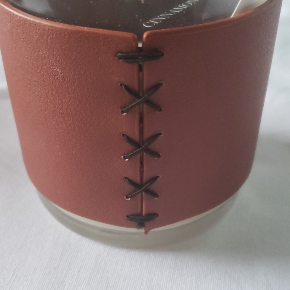 UGG Byron Cinnamon Spice 14 oz. Jar Candle - Picture 4 of 4